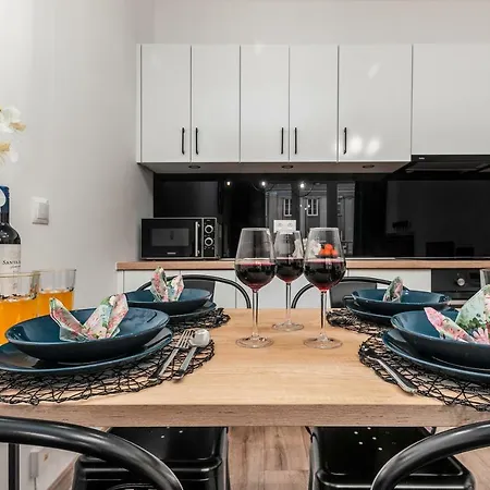 Apartaments Krucza 46 *